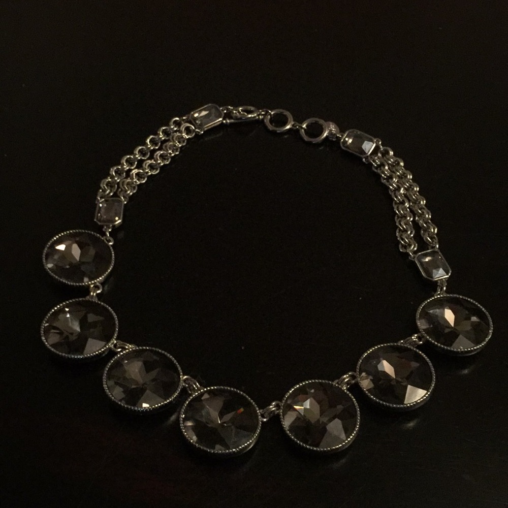 White House Black Market 🎀 Beautiful Necklace